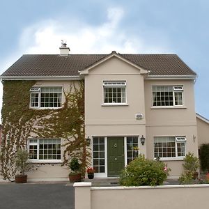 Brooklodge Bed And Breakfast